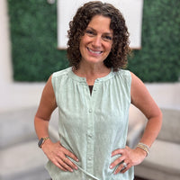 Floral Jacquard Sleeveless Button Down