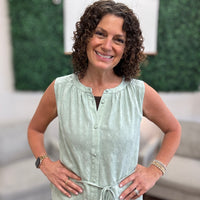 Floral Jacquard Sleeveless Button Down