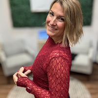 Jolie Lace Thumbhole Top - Wine