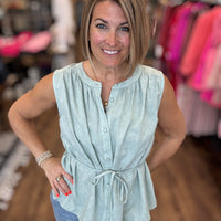 Floral Jacquard Sleeveless Button Down