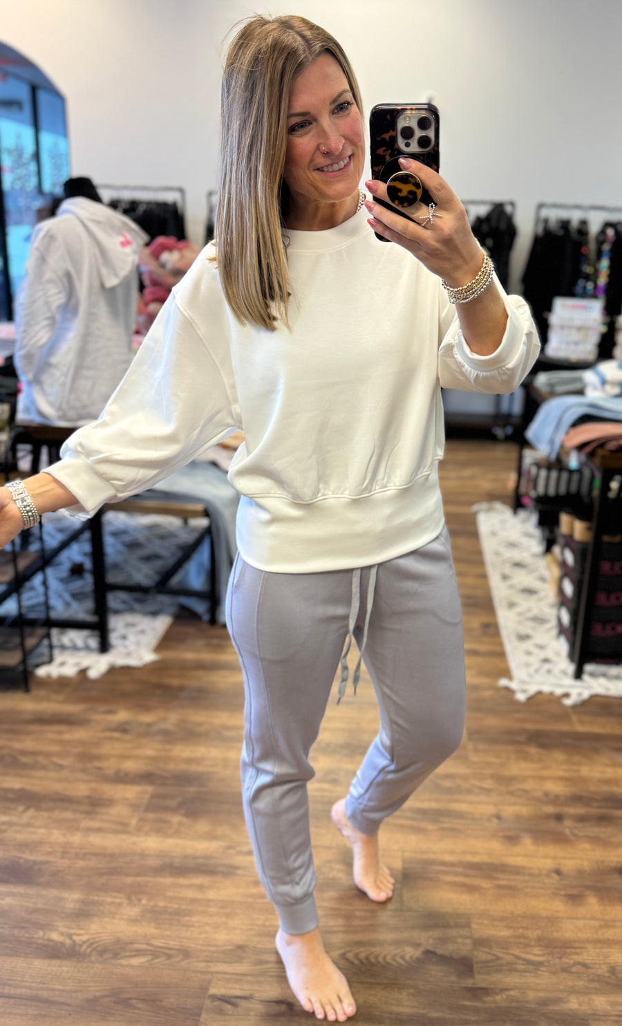 Quinnlee - Solid Cropped Scuba Sweatshirt  - White
