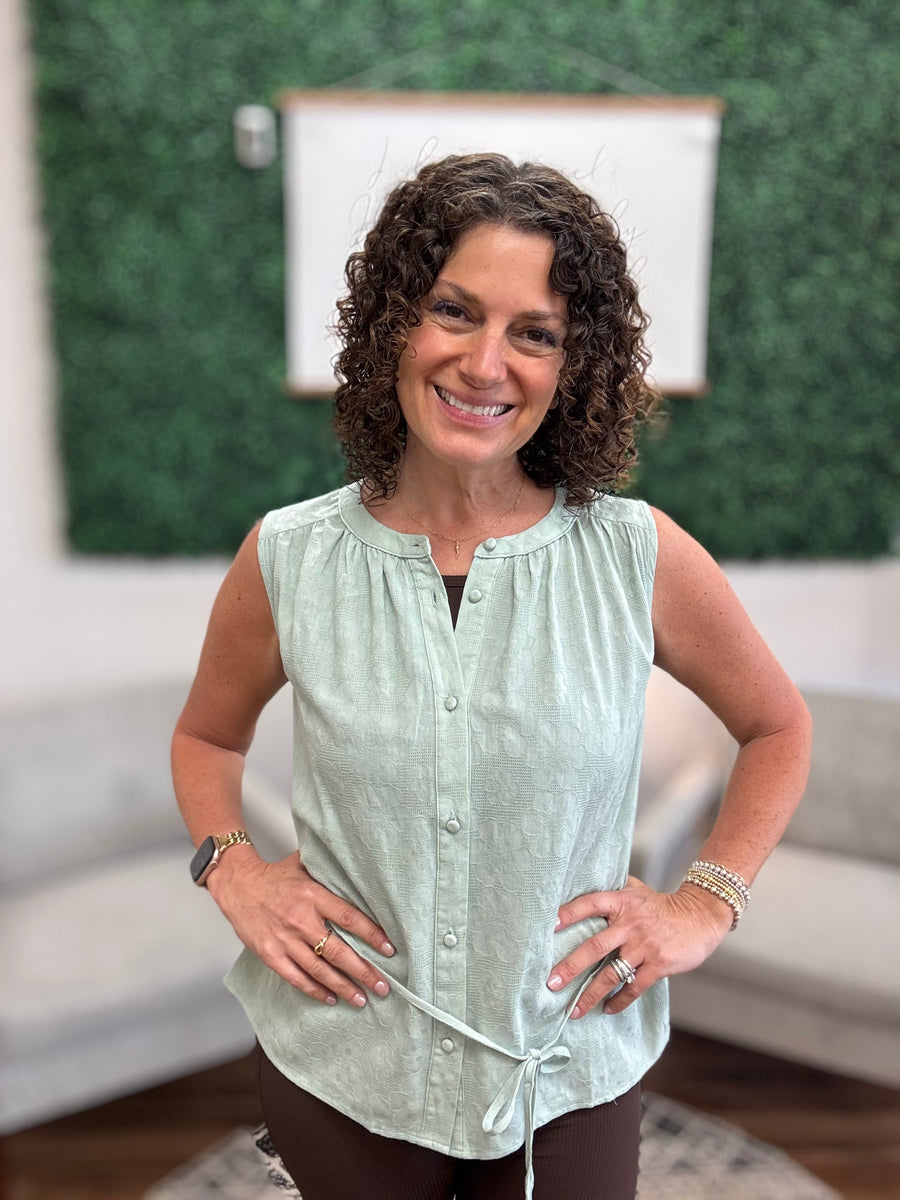 Floral Jacquard Sleeveless Button Down