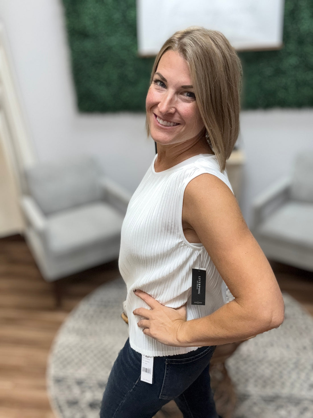 Liverpool - Sleeveless Crew Neck Pleated Top