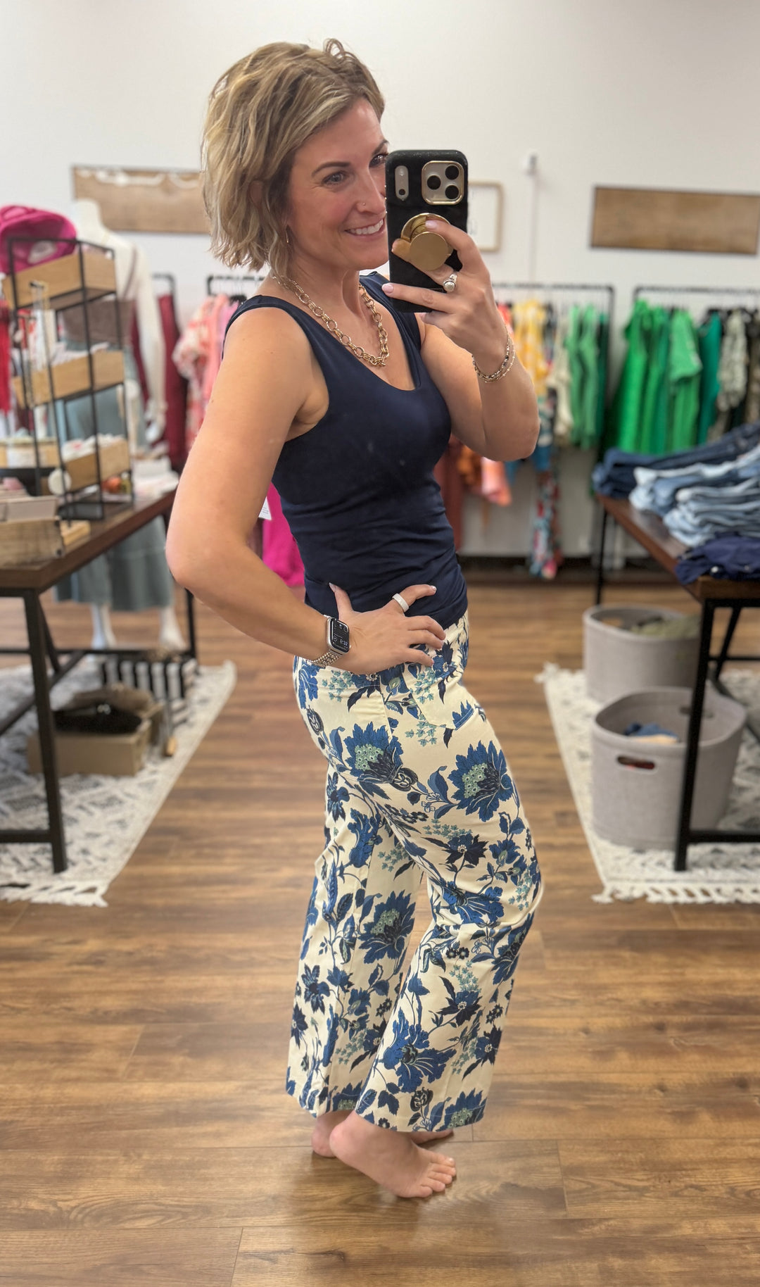 Blue Willow Floral Cropped Pants
