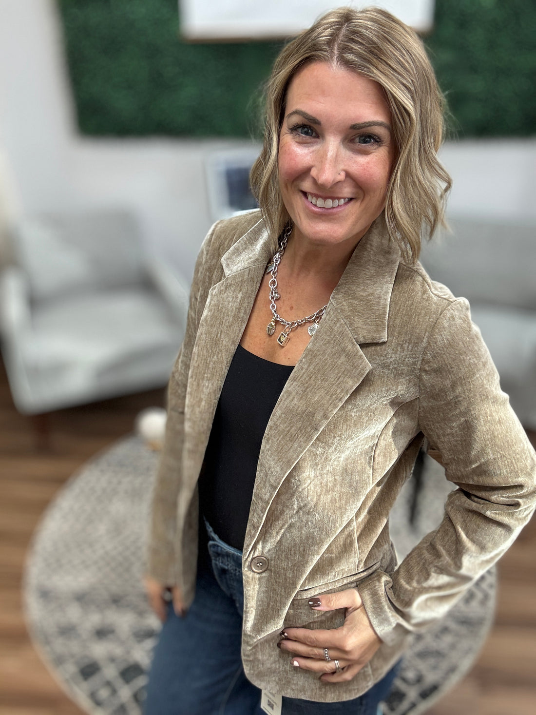 Liverpool - Velvet Fitted Collared Long Sleeve Blazer