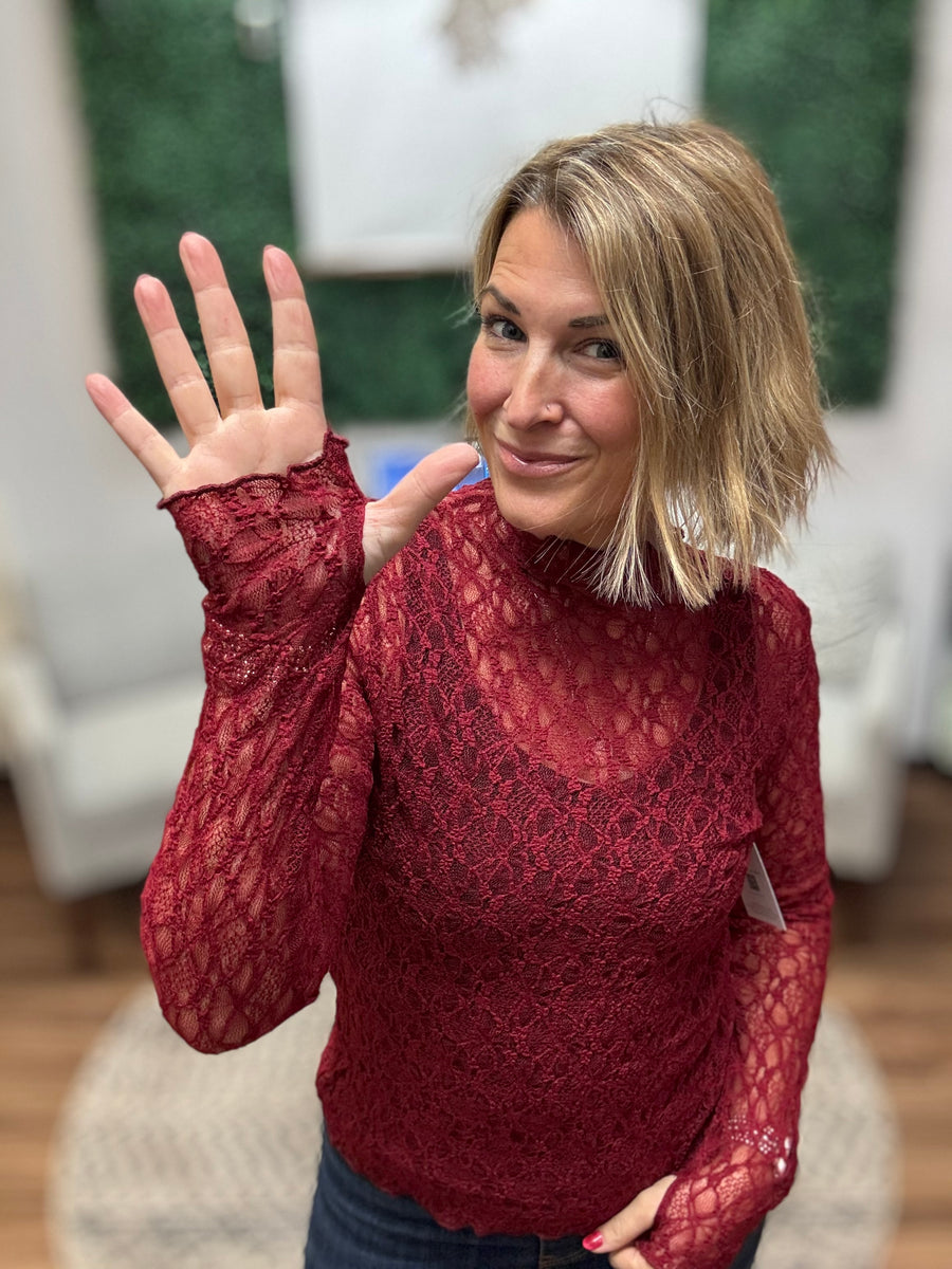 Jolie Lace Thumbhole Top - Wine