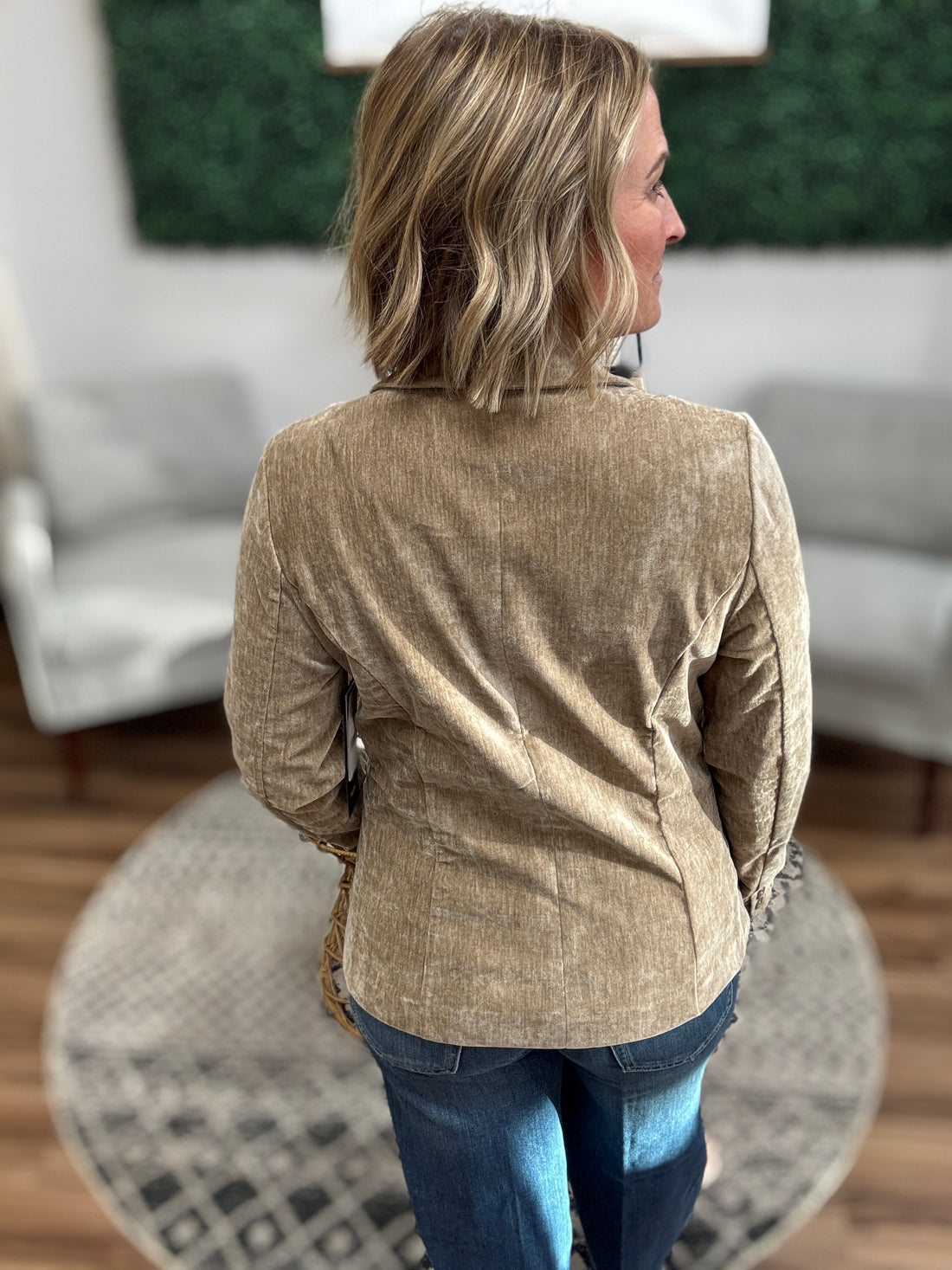 Liverpool - Velvet Fitted Collared Long Sleeve Blazer