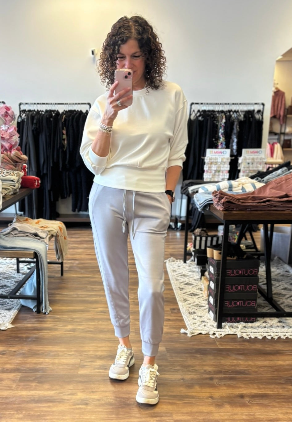 Quinnlee - Solid Cropped Scuba Sweatshirt  - White