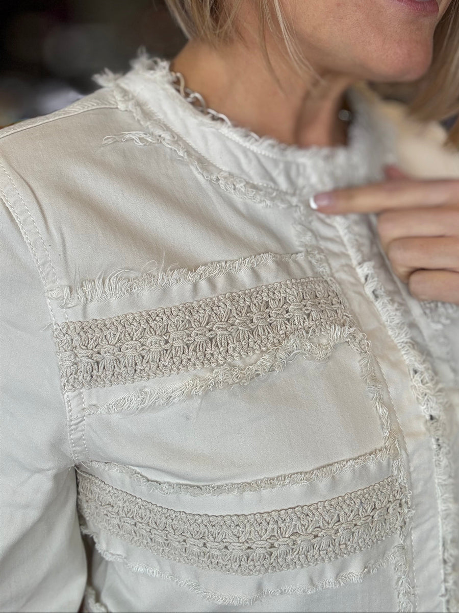 Liverpool - Collarless Jacket with Fray & Lace