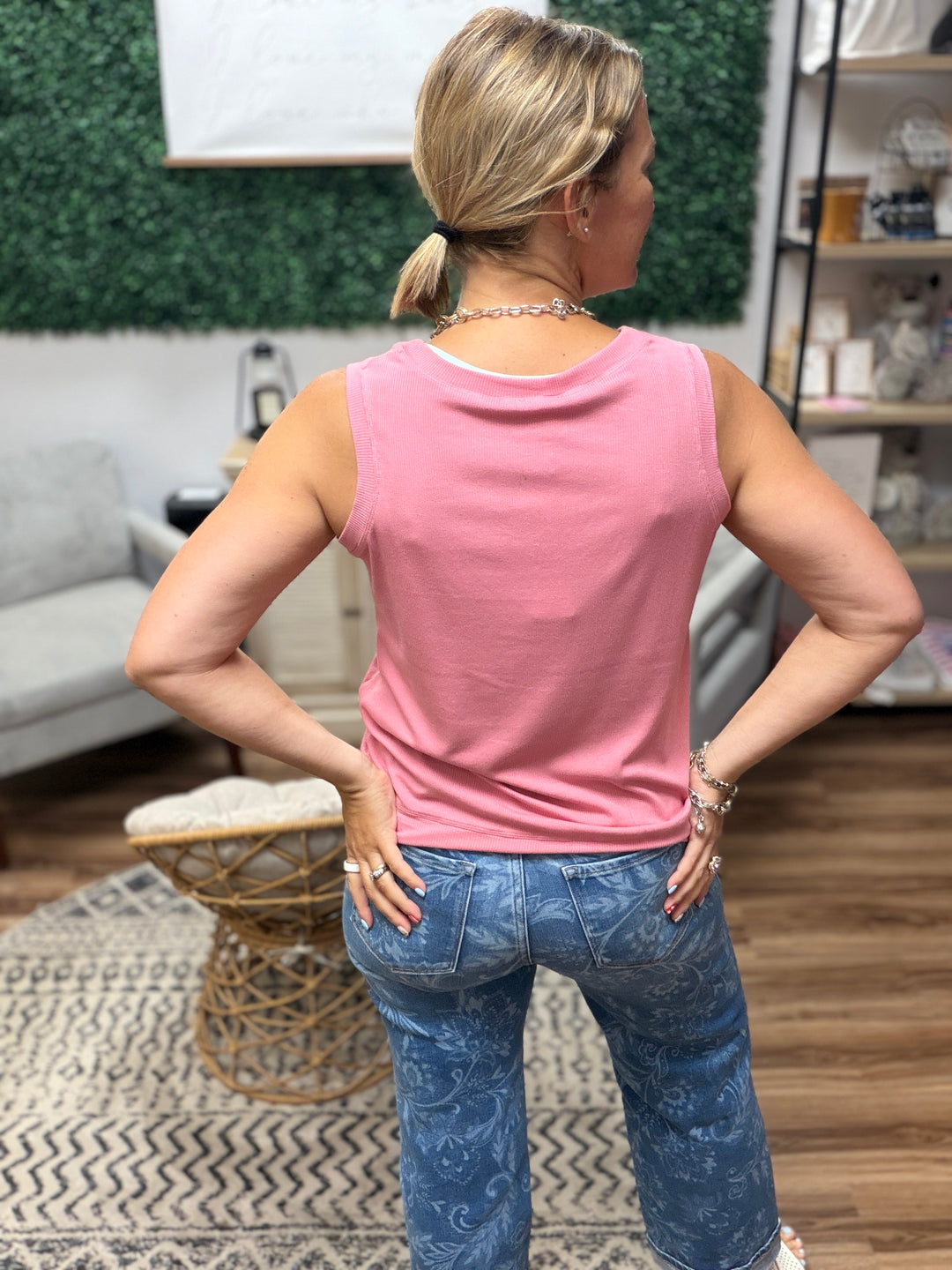 Luxe Air Ribbed V-Neck Tank - Pink