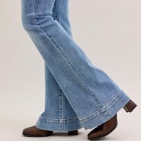 Judy Blue - Mid Rise Trouser Flare