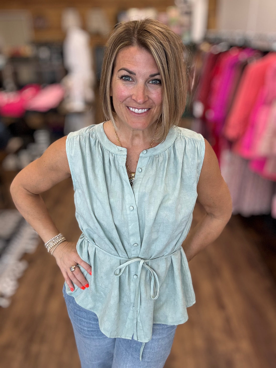 Floral Jacquard Sleeveless Button Down