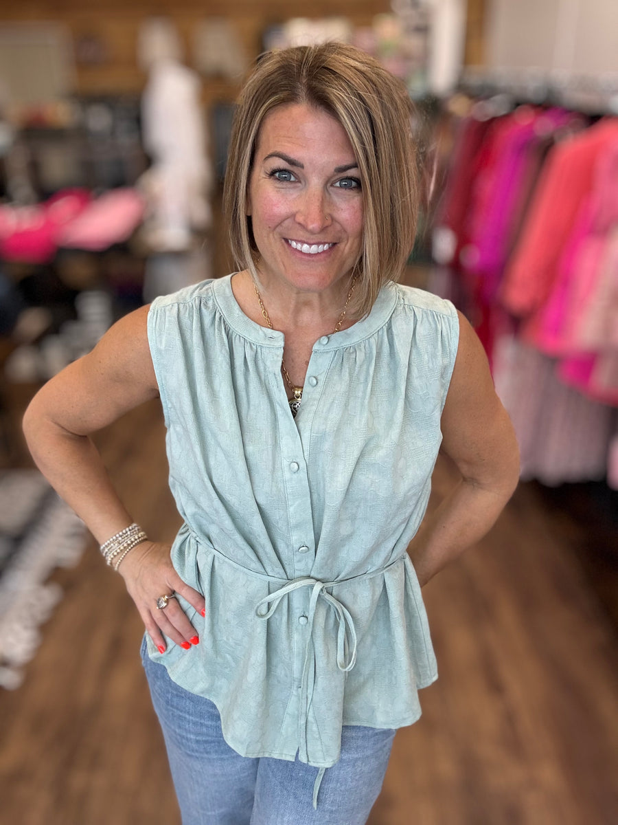 Floral Jacquard Sleeveless Button Down