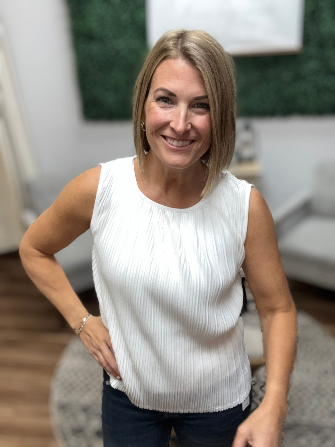 Liverpool - Sleeveless Crew Neck Pleated Top