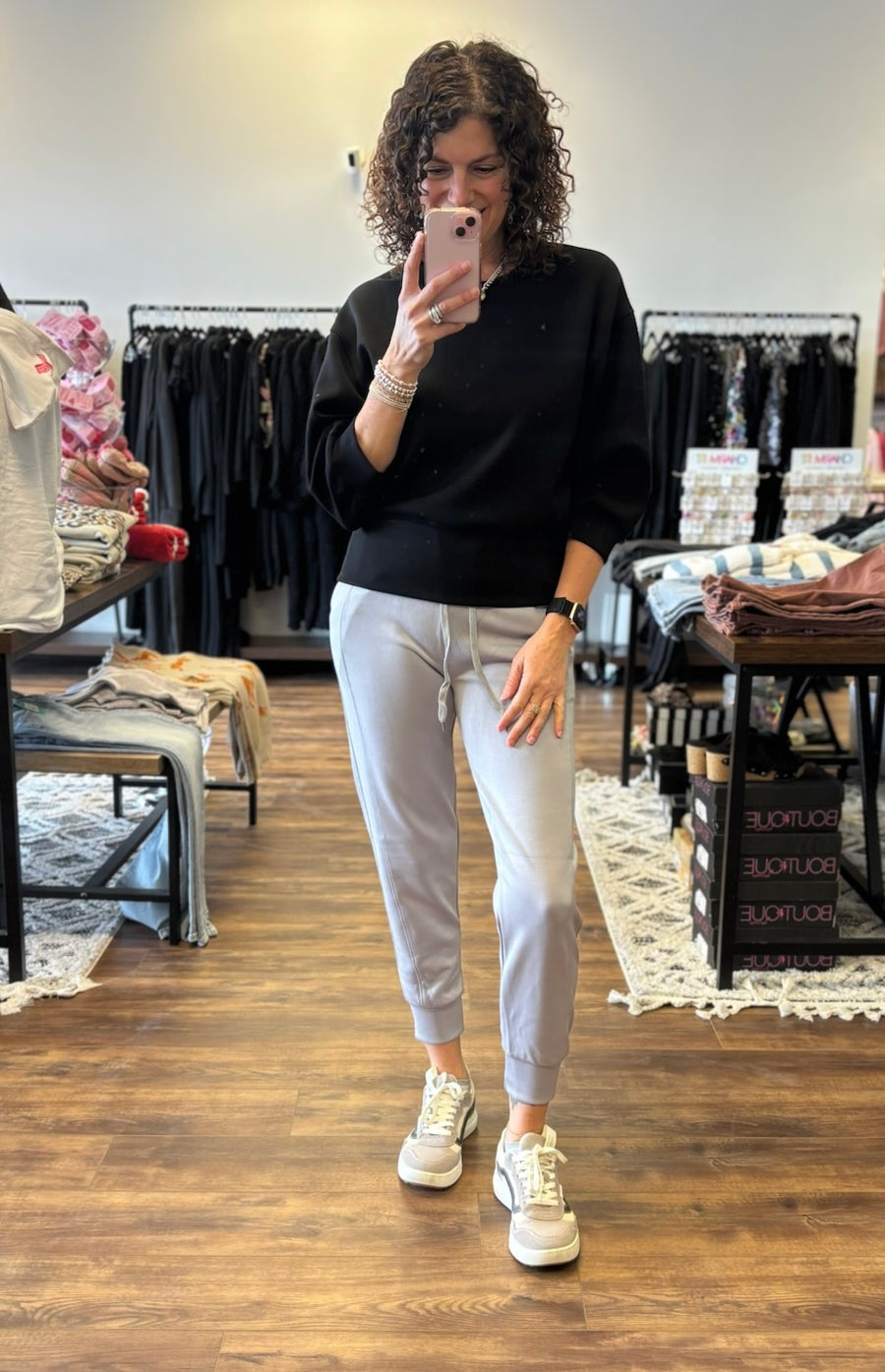 Quinnlee - Solid Cropped Scuba Sweatshirt  - Black