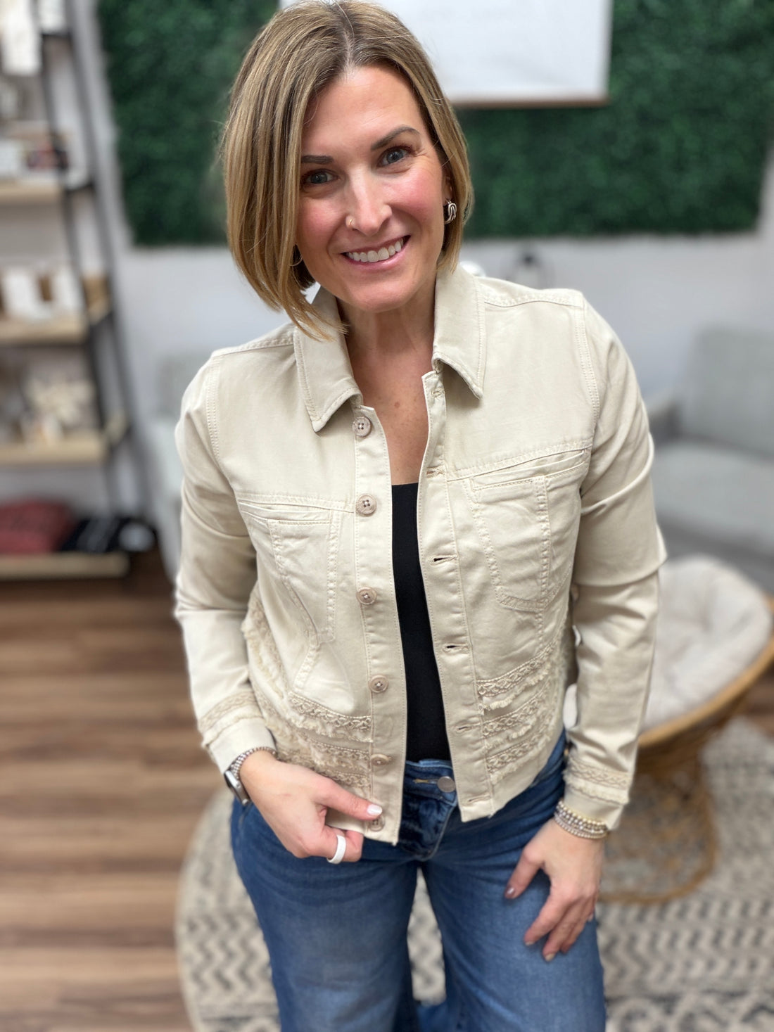 Liverpool - Trucker Jacket with Fray and Lace