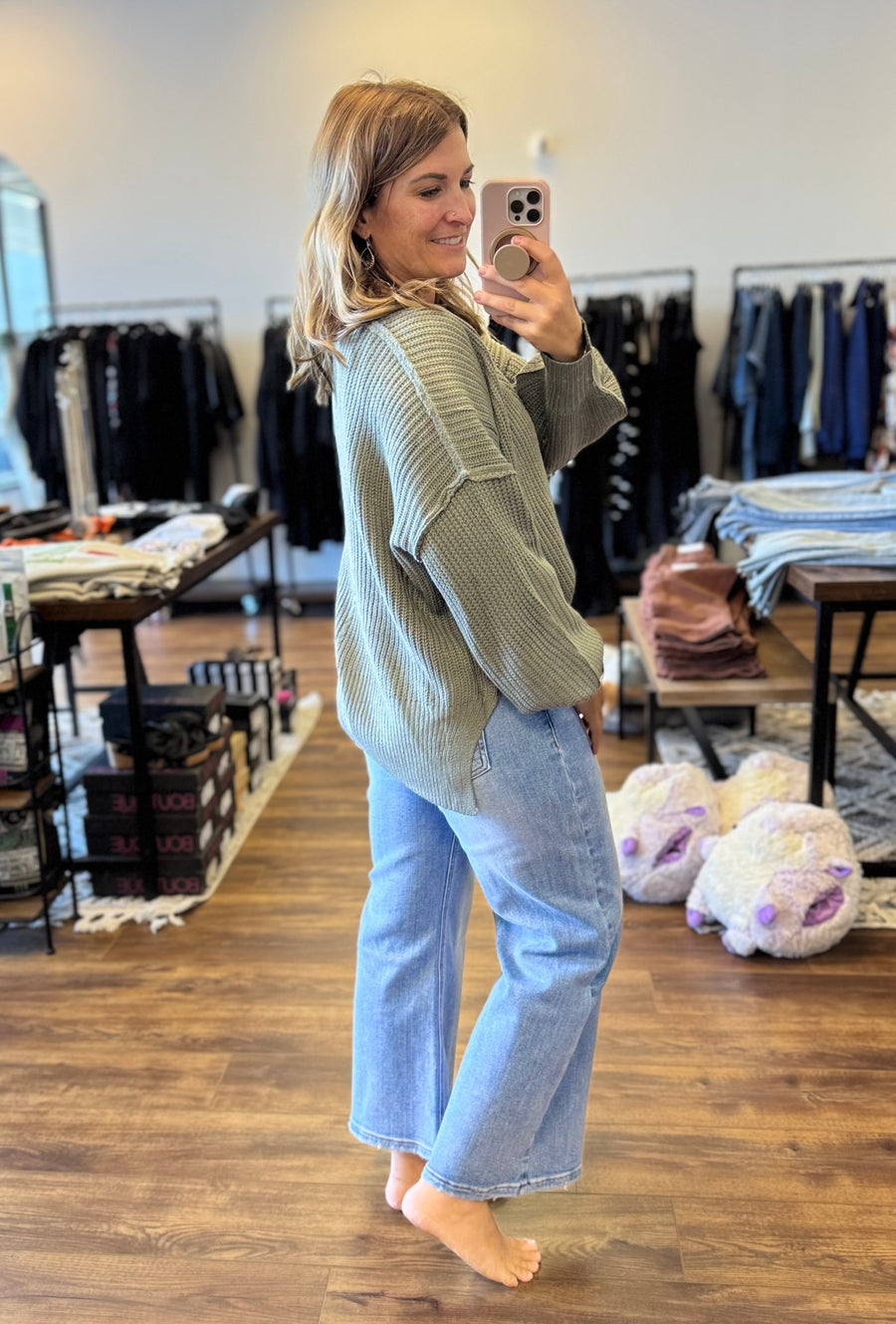 Mara - Drop Shoulder Sweater