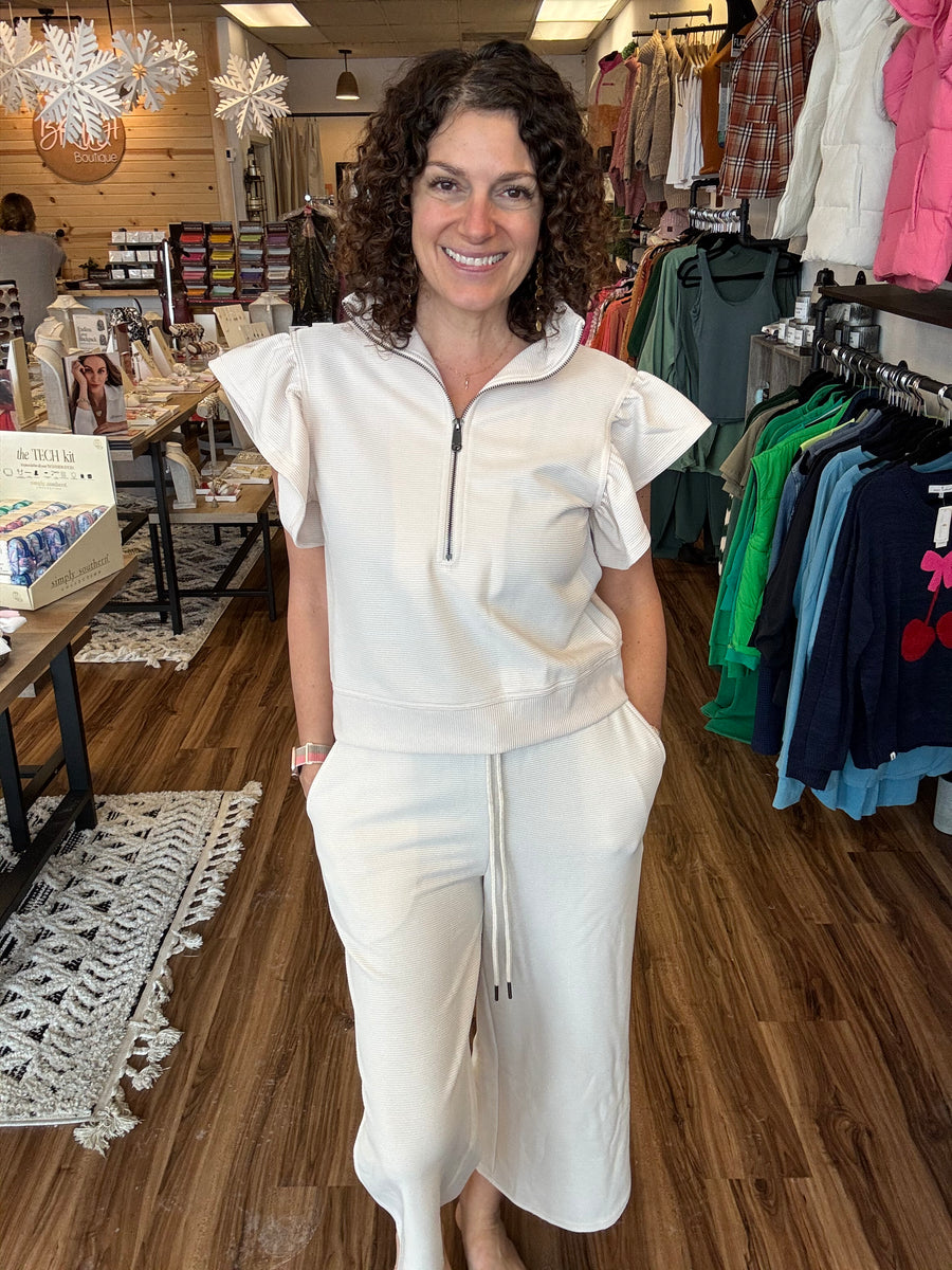 Textured Wide Leg Crop Pants