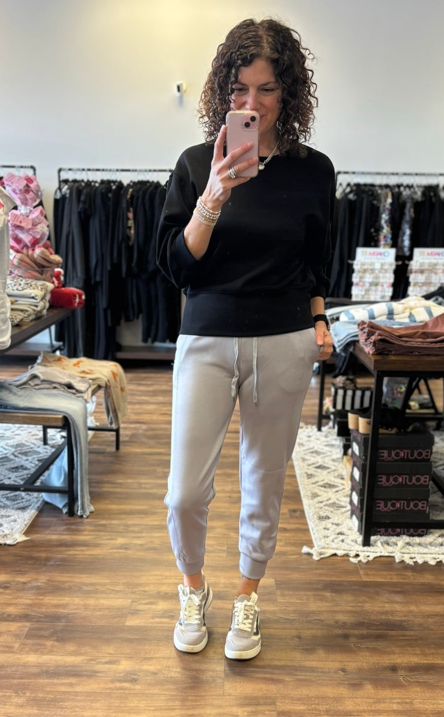 Quinnlee - Solid Cropped Scuba Sweatshirt  - Black