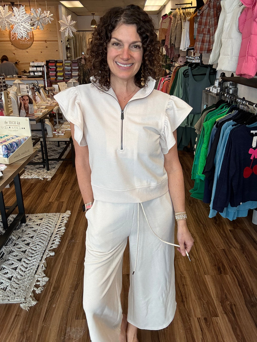 Textured Wide Leg Crop Pants