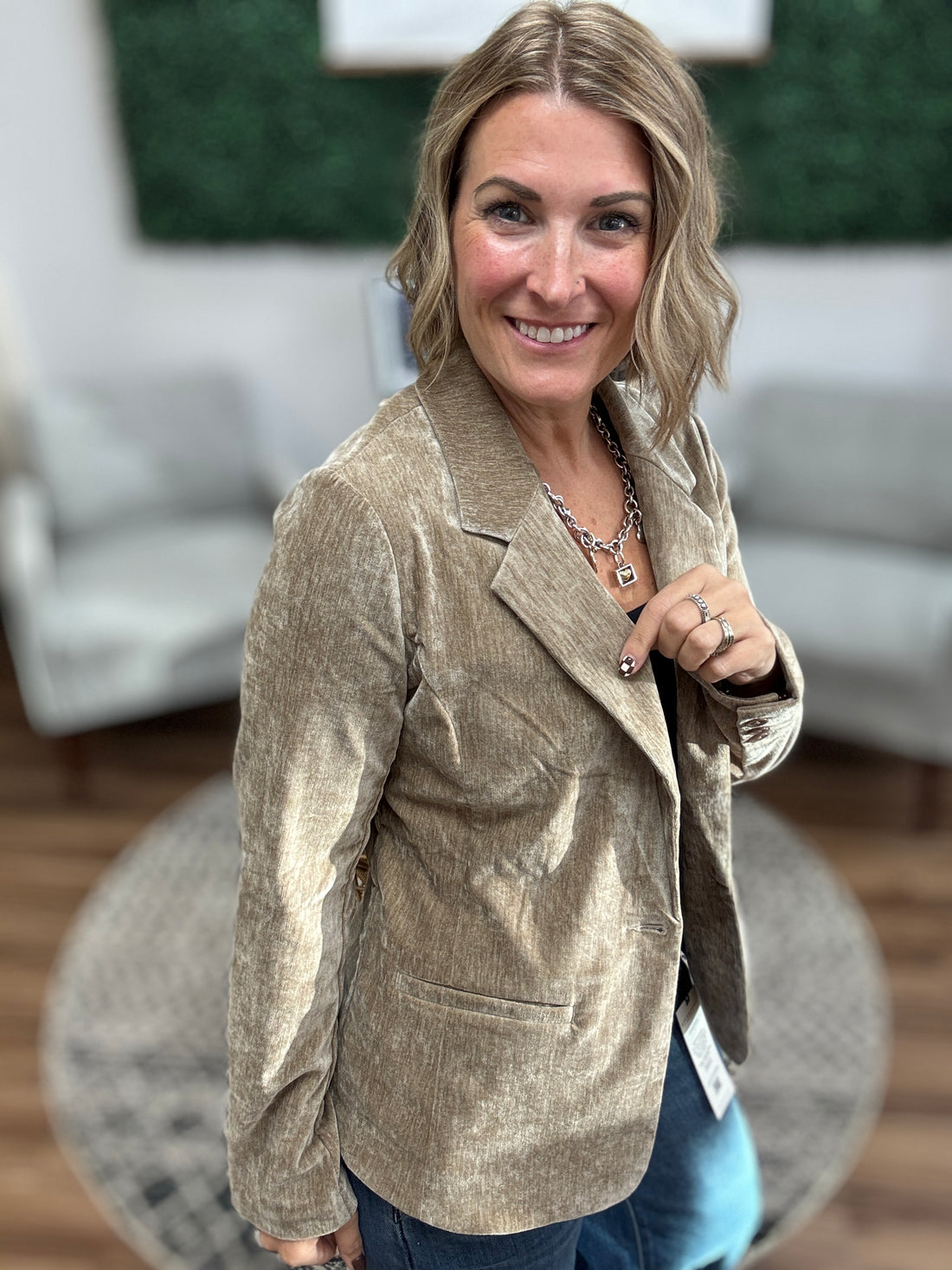 Liverpool - Velvet Fitted Collared Long Sleeve Blazer