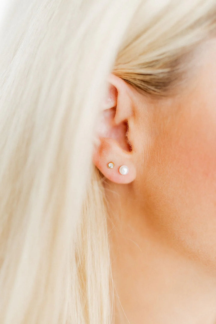 Linny Co - Payton Pearl 5mm Flat Back Earrings