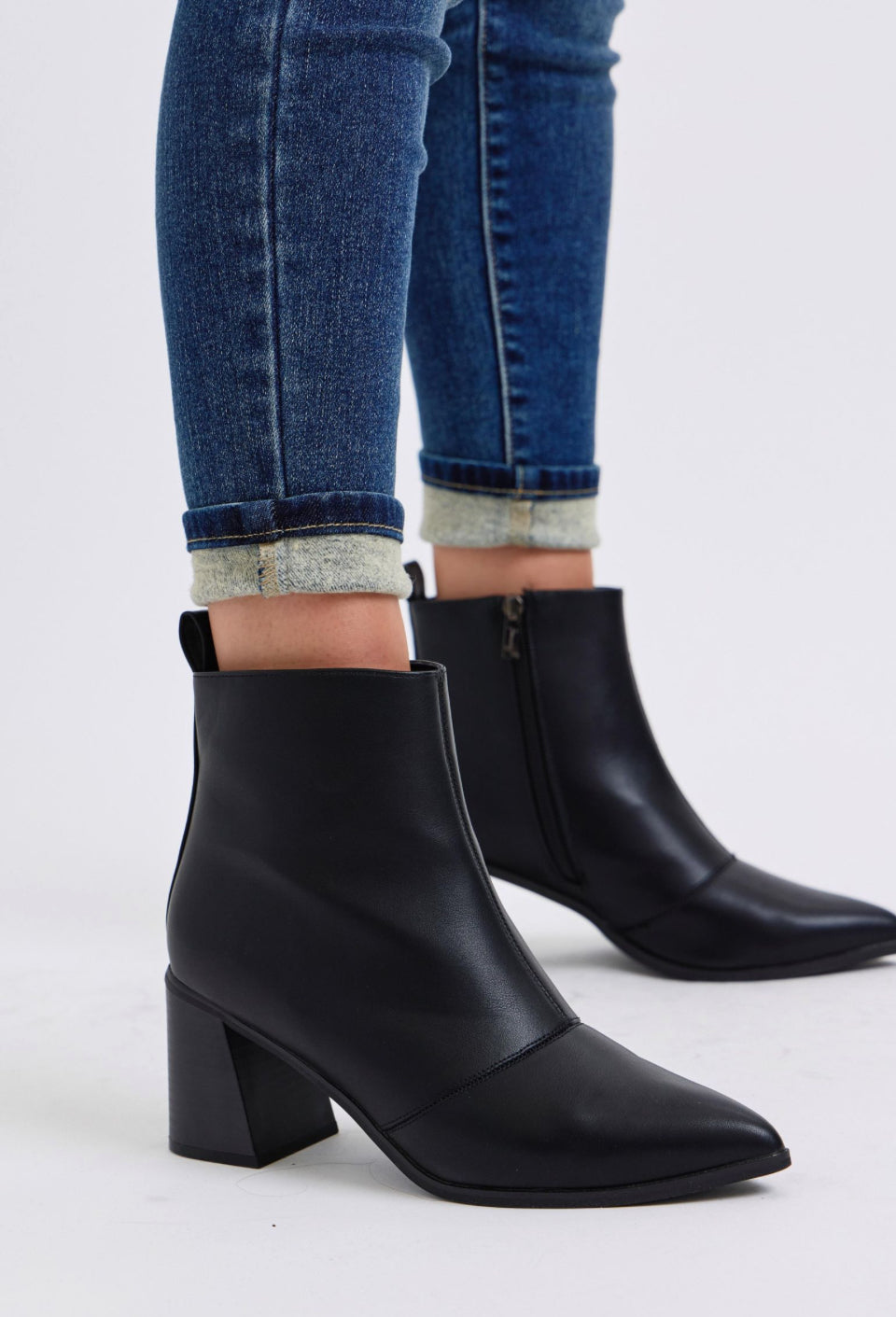 Judy Blue - Mid Rise Thermal Skinny