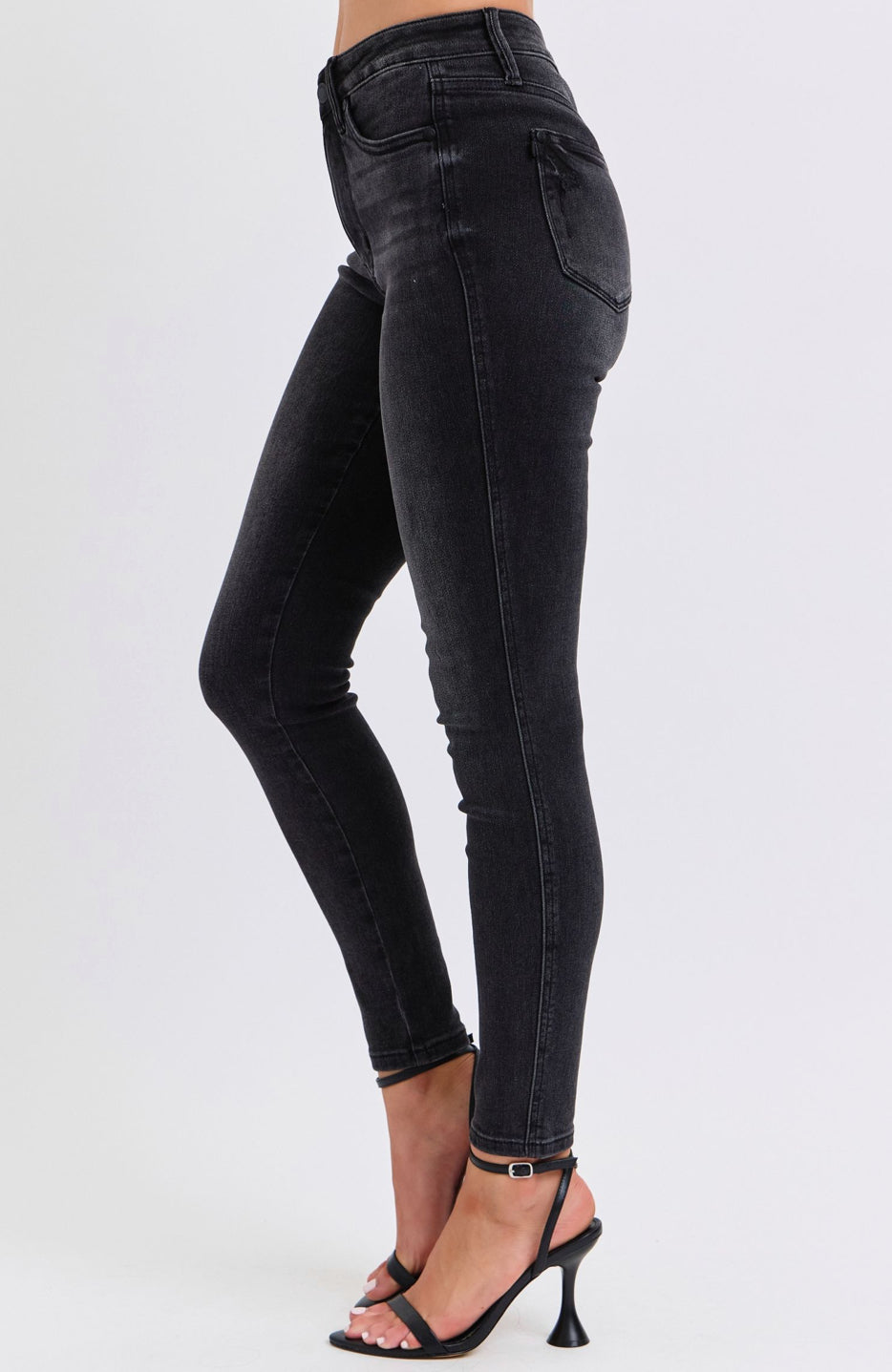 Judy Blue - Black Mid Rise Tummy Control Skinny