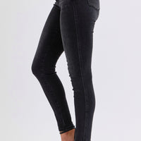 Judy Blue - Black Mid Rise Tummy Control Skinny