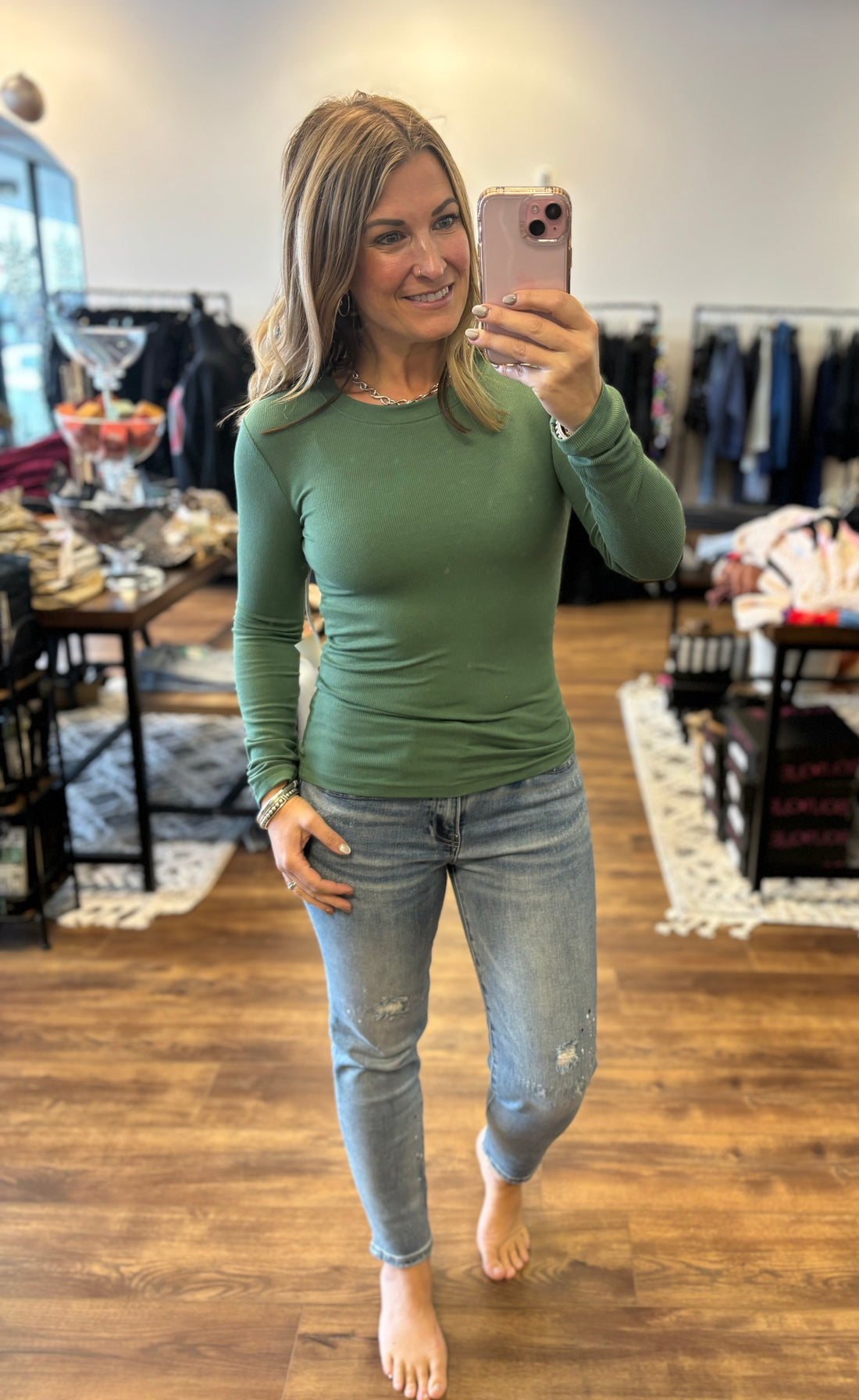 Essential Long-Sleeved Micro-Ribbed Athleisure Top - Green