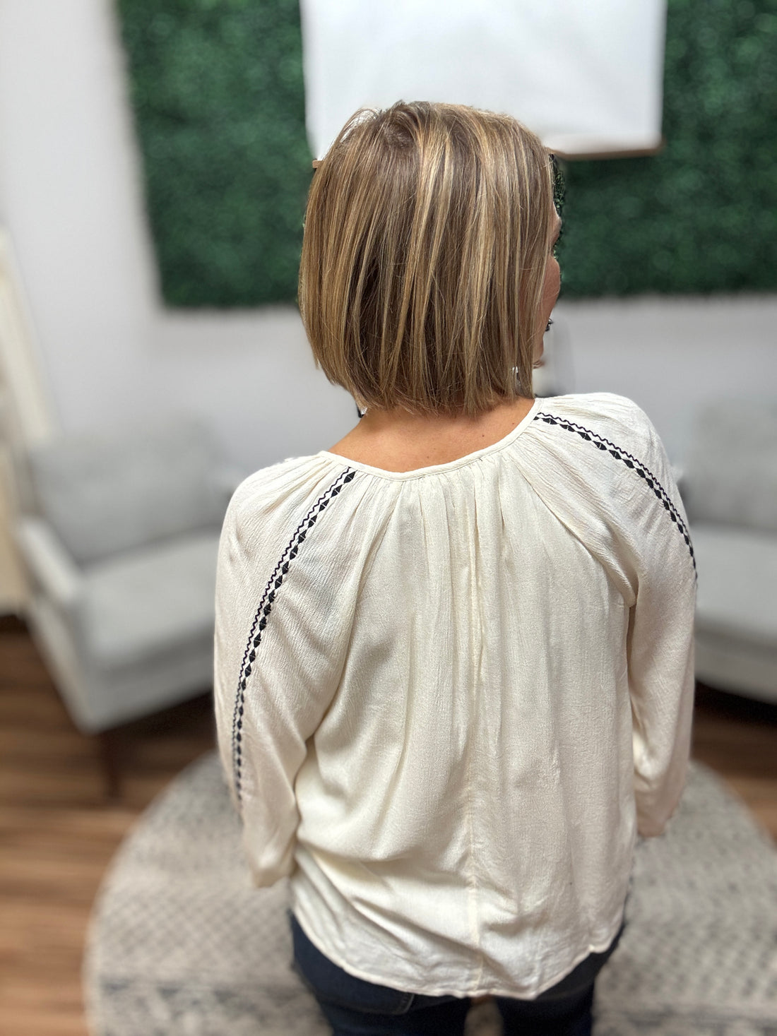 Liverpool - Long Sleeve Woven Raglan Blouse W/ Embroidery