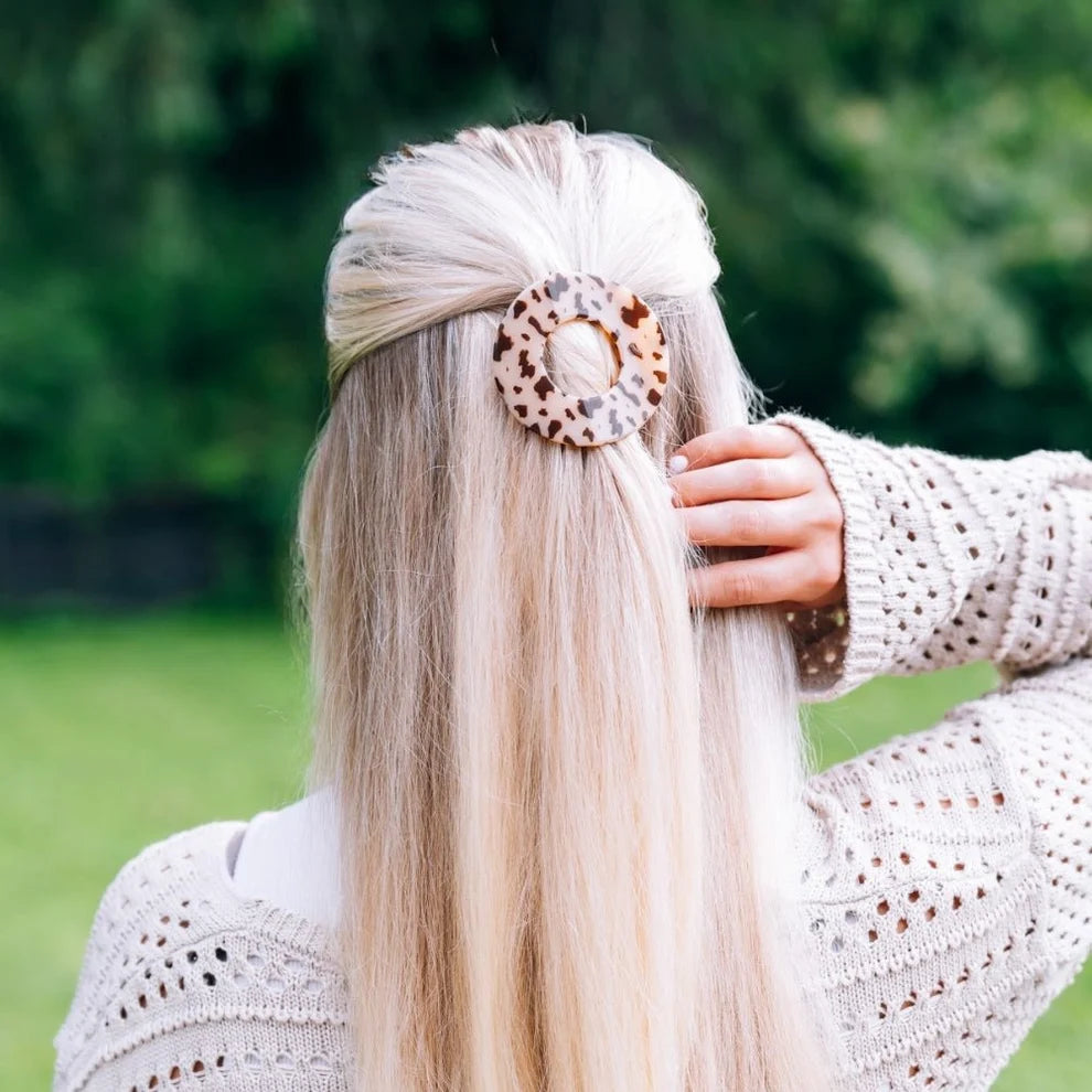Teleties Small Flat Circle Hair Clip - Blonde Tortoise