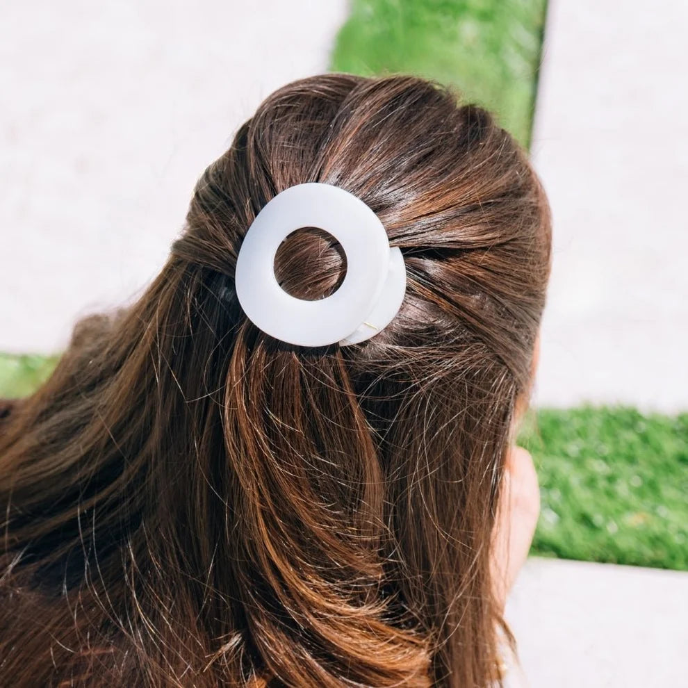 Teleties Medium Flat Circle Hair Clip - Coconut White