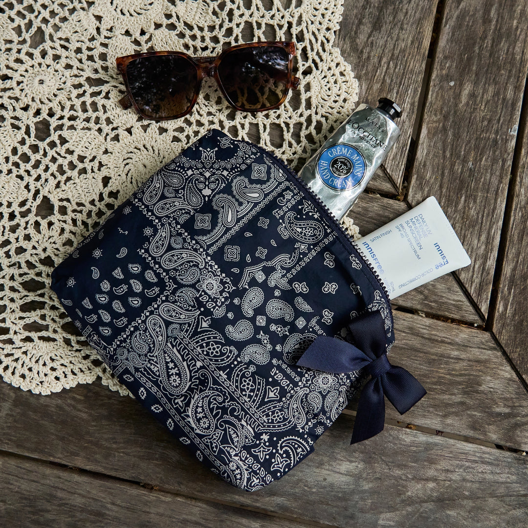 Case-Mate Crinkle Makeup Bag - Navy Bandana Bow