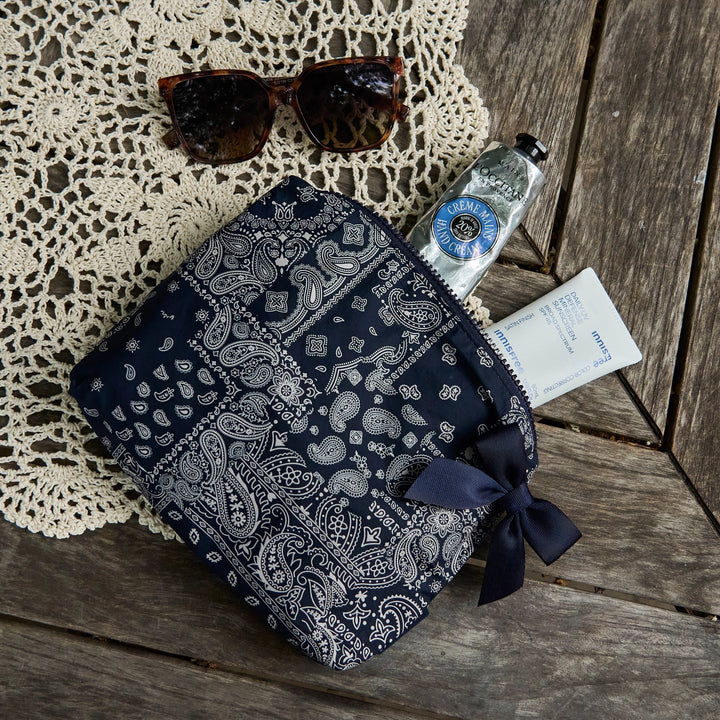 Case-Mate Crinkle Makeup Bag - Navy Bandana Bow