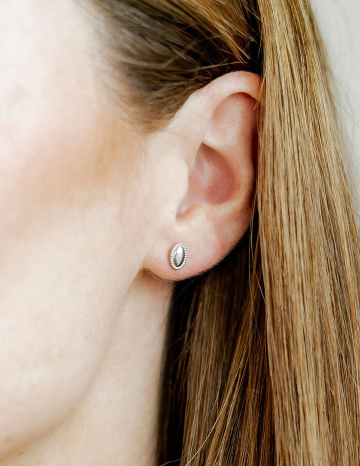 Linny Co - Drew Oval Silver Flat Back Earrings