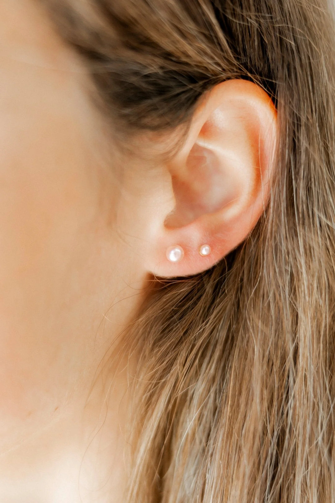 Linny Co - Payton Pearl Pink 5mm Flat Back Earrings