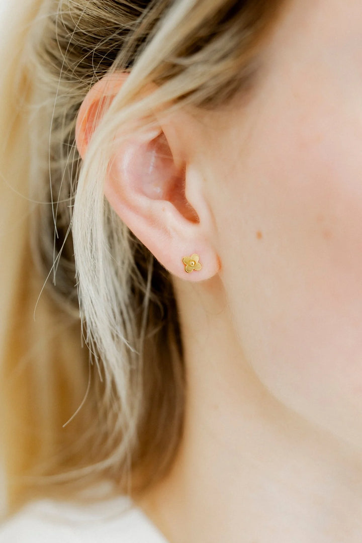Linny Co - Sweet Clover Flat Back Earrings
